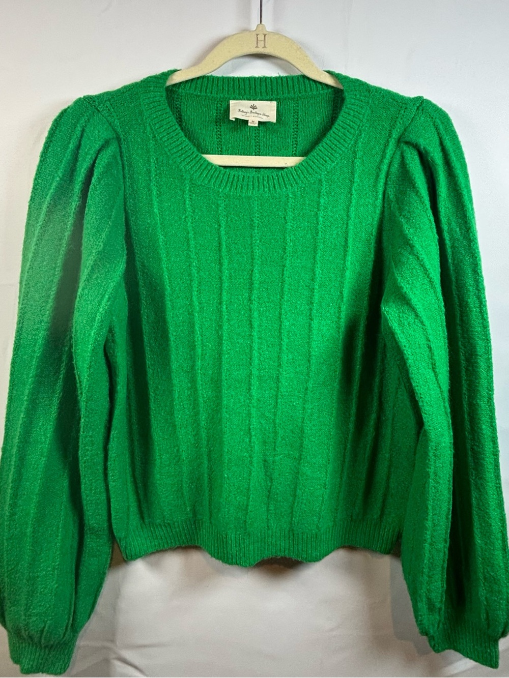 Women’s Kelly Green Ribbed Puff-Sleeve Crewneck Sweater by Betsy’s Boutique Shop